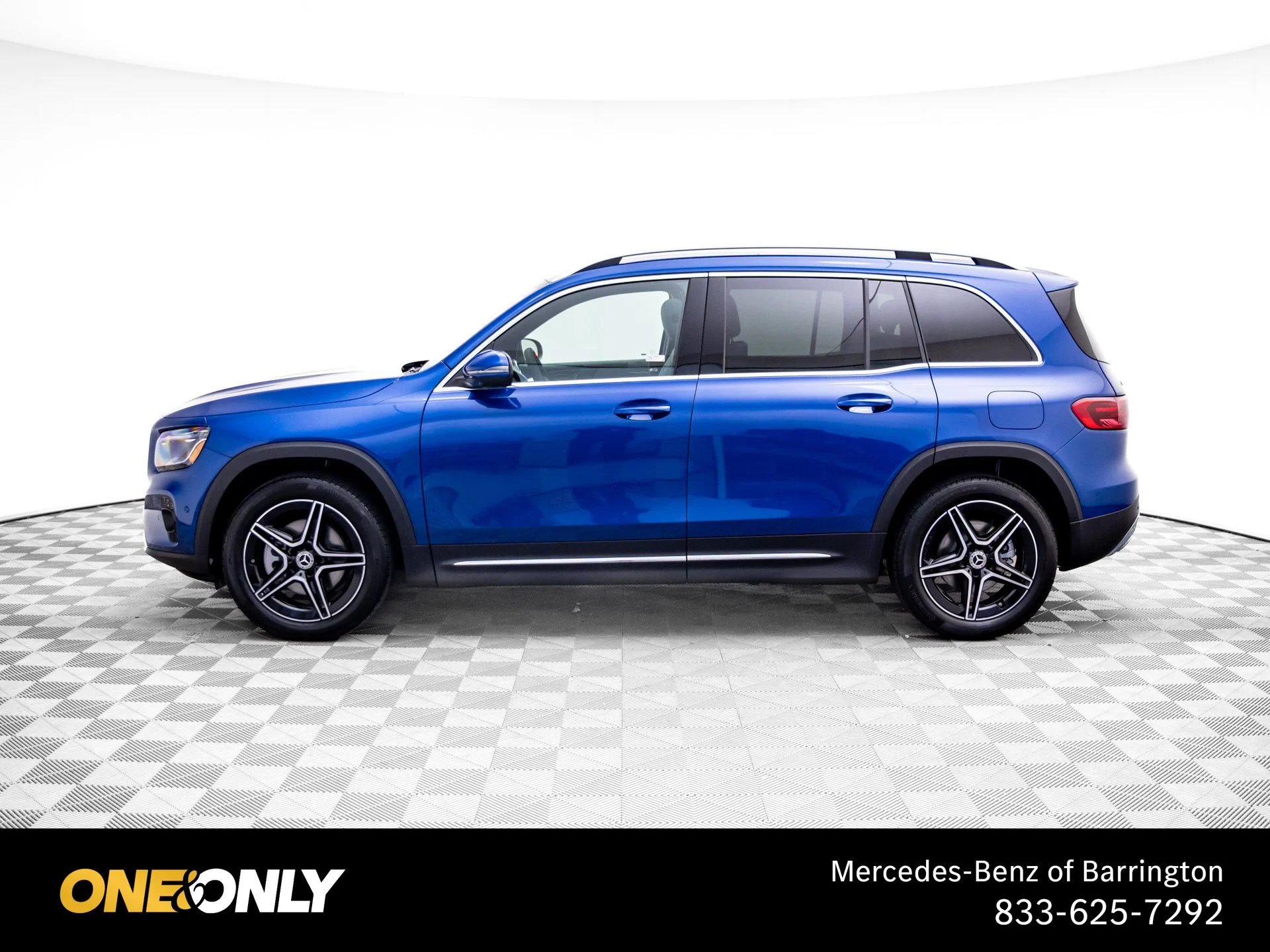 New 2026 Blue Mercedes-Benz GLB 250 image 2