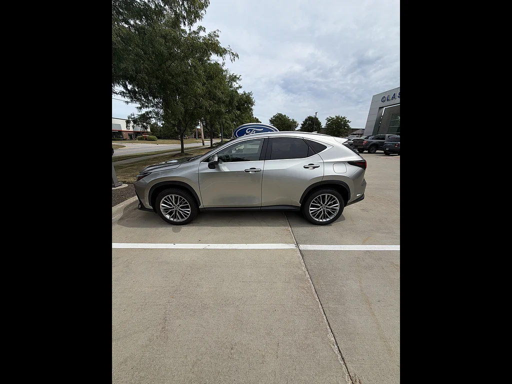 Used 2022 Atomic Silver Lexus Premium image 2