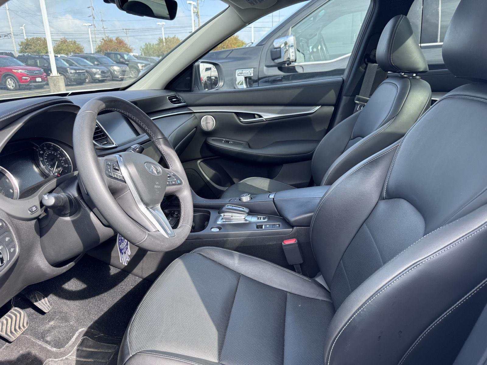 Used 2023 Radiant White INFINITI LUXE image 10