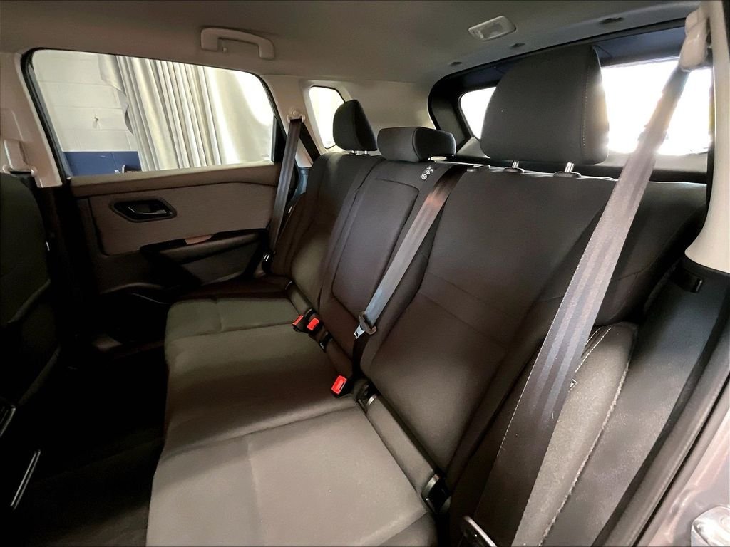 Used 2023 Gray Nissan S image 15