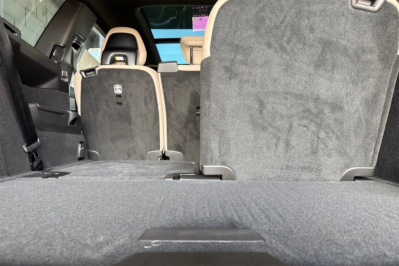 2026 Volvo XC90 Plus - Photo 17