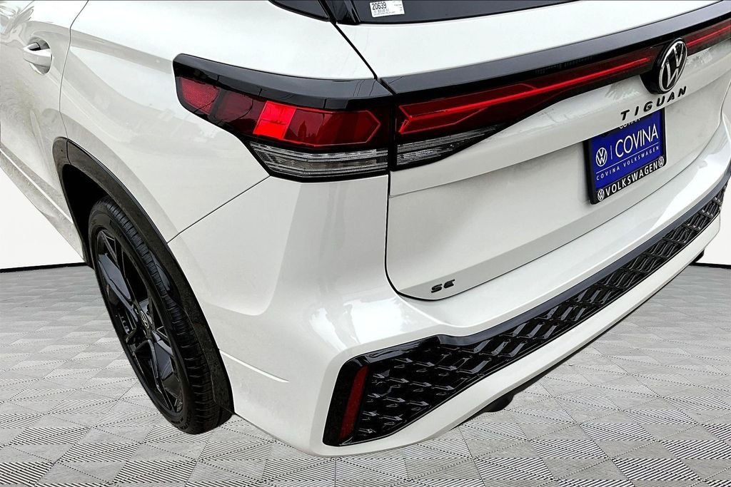 New 2026 Beige Volkswagen 2.0T SE R-Line Black image 24