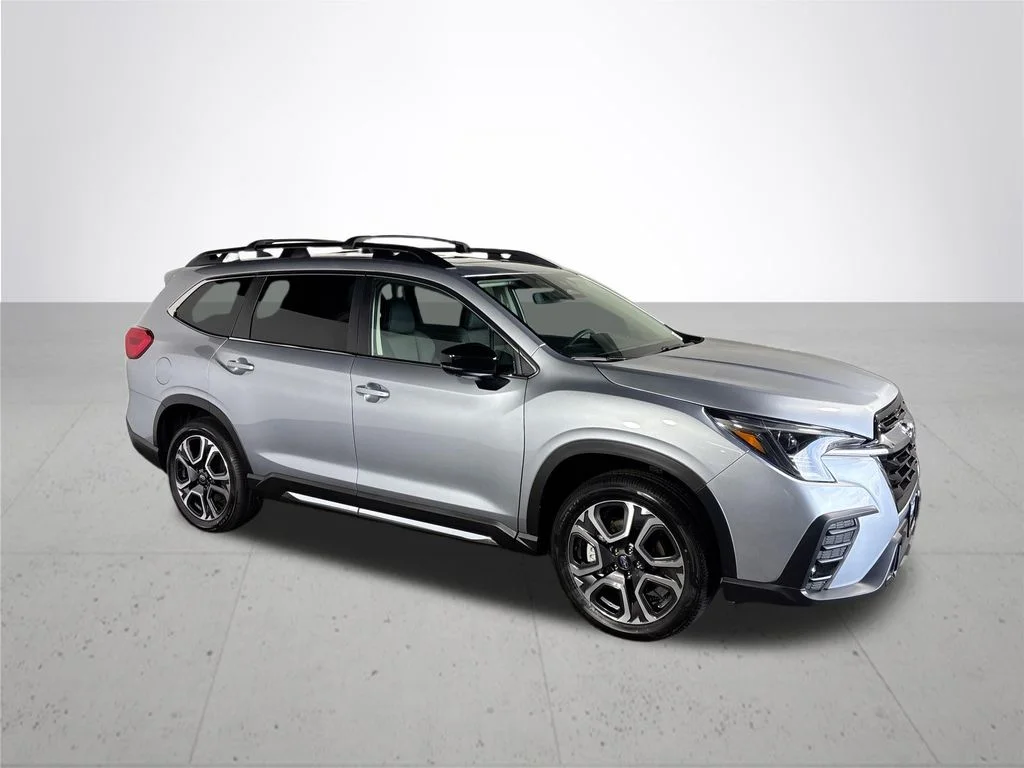 New 2026 ICE SILVER METALLIC Subaru Limited 7-Passenger image 4