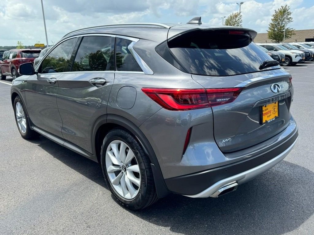 Used 2019 Gray INFINITI ESSENTIAL image 5