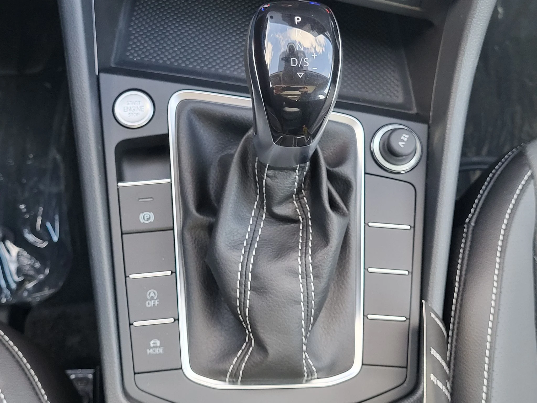 New 2026 Platinum Gray Metallic Volkswagen 1.5T SEL image 18