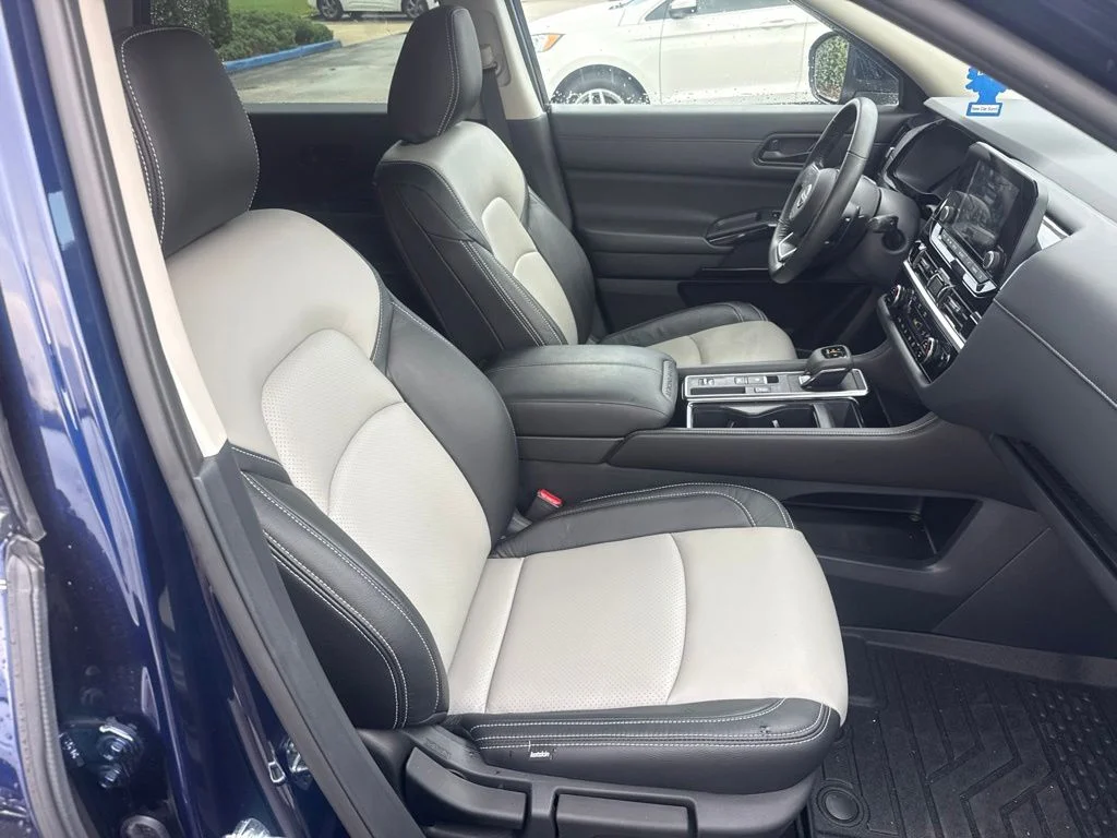 Used 2025 Blue Nissan SV image 14