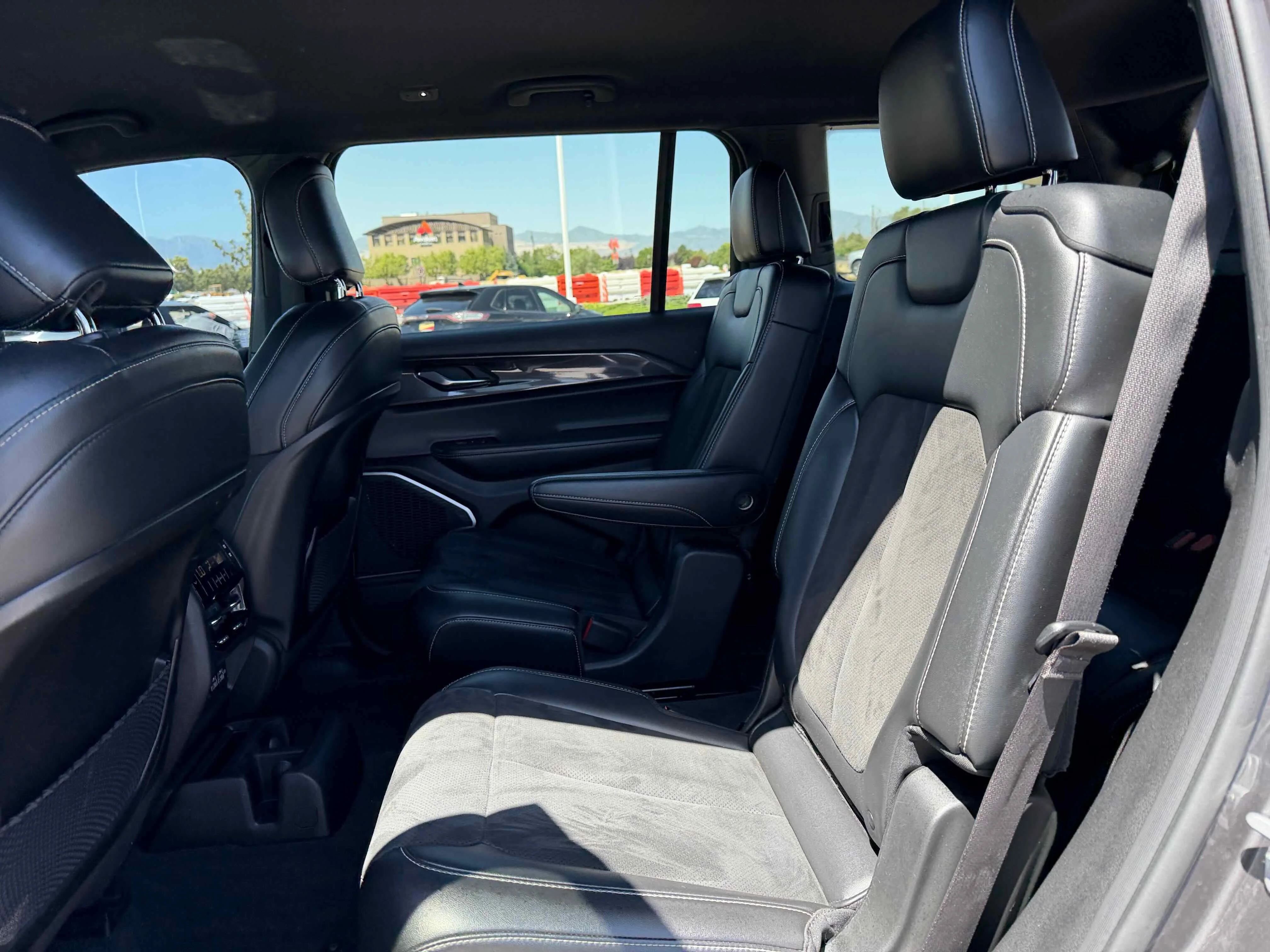 Used 2021 Baltic Gray Metallic Clearcoat Jeep Altitude image 29