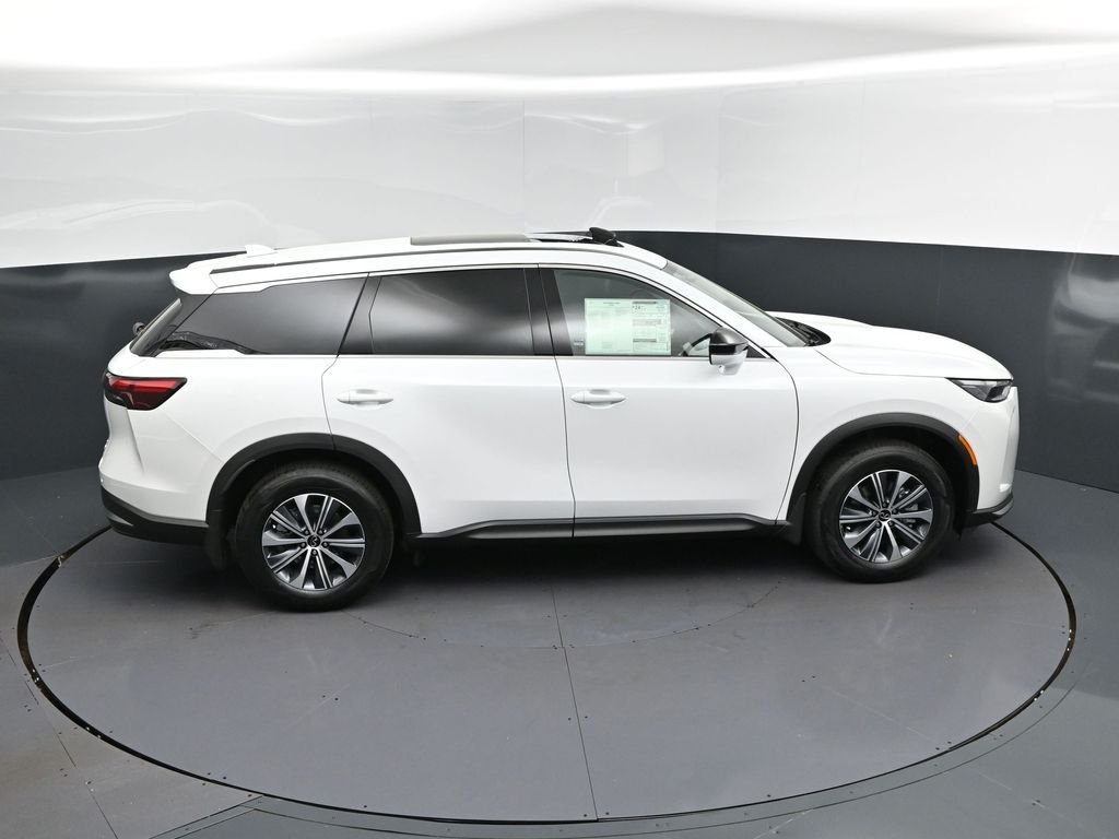 Certified Used 2026 White INFINITI PURE image 36
