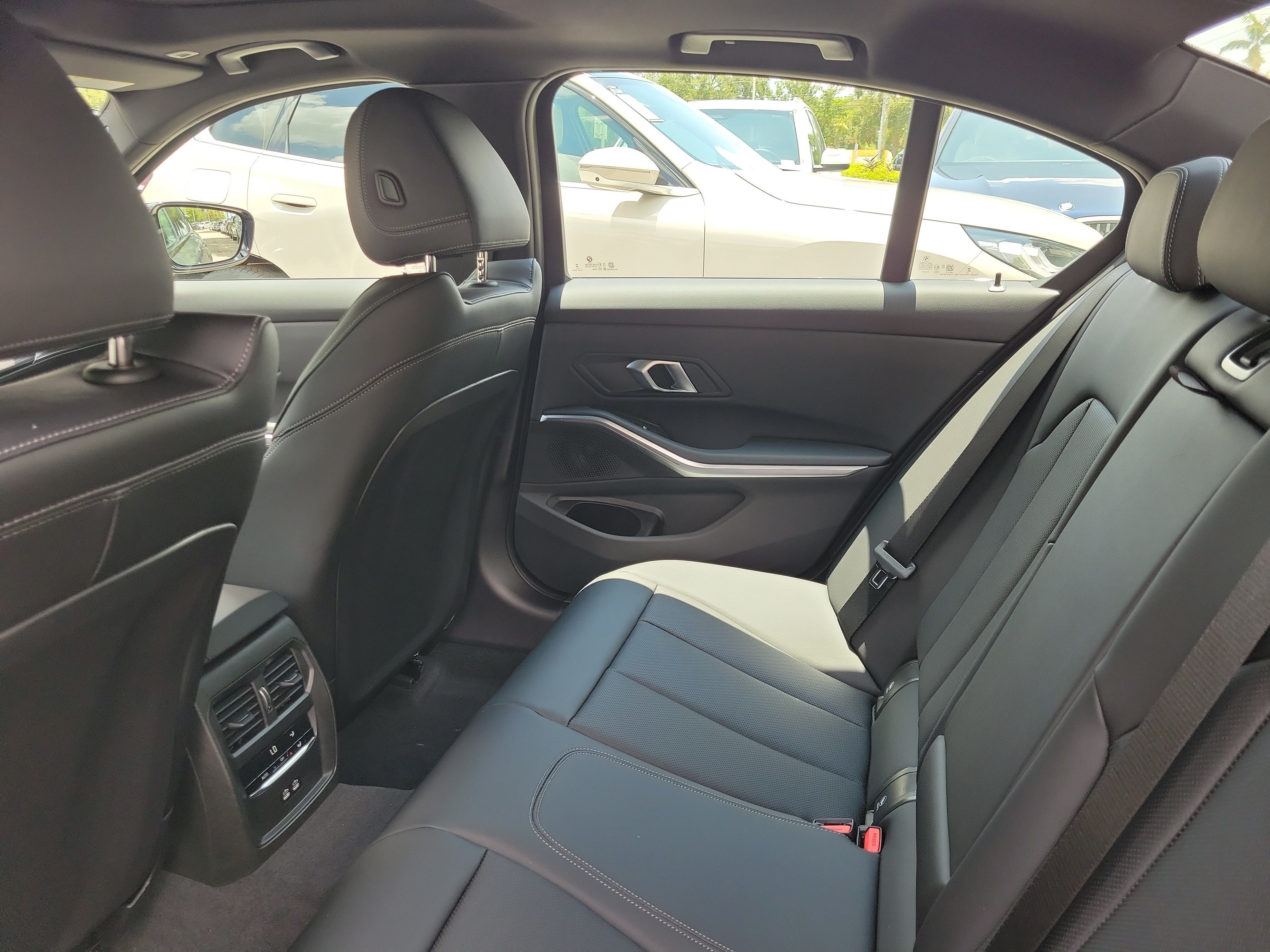 New 2026 Black Sapphire Metallic BMW 330i NA image 9