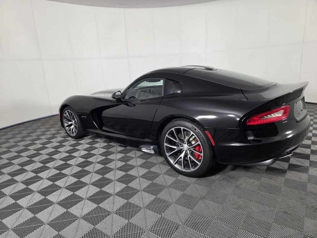 Used 2014 Venom Black Clearcoat Dodge GTS image 8