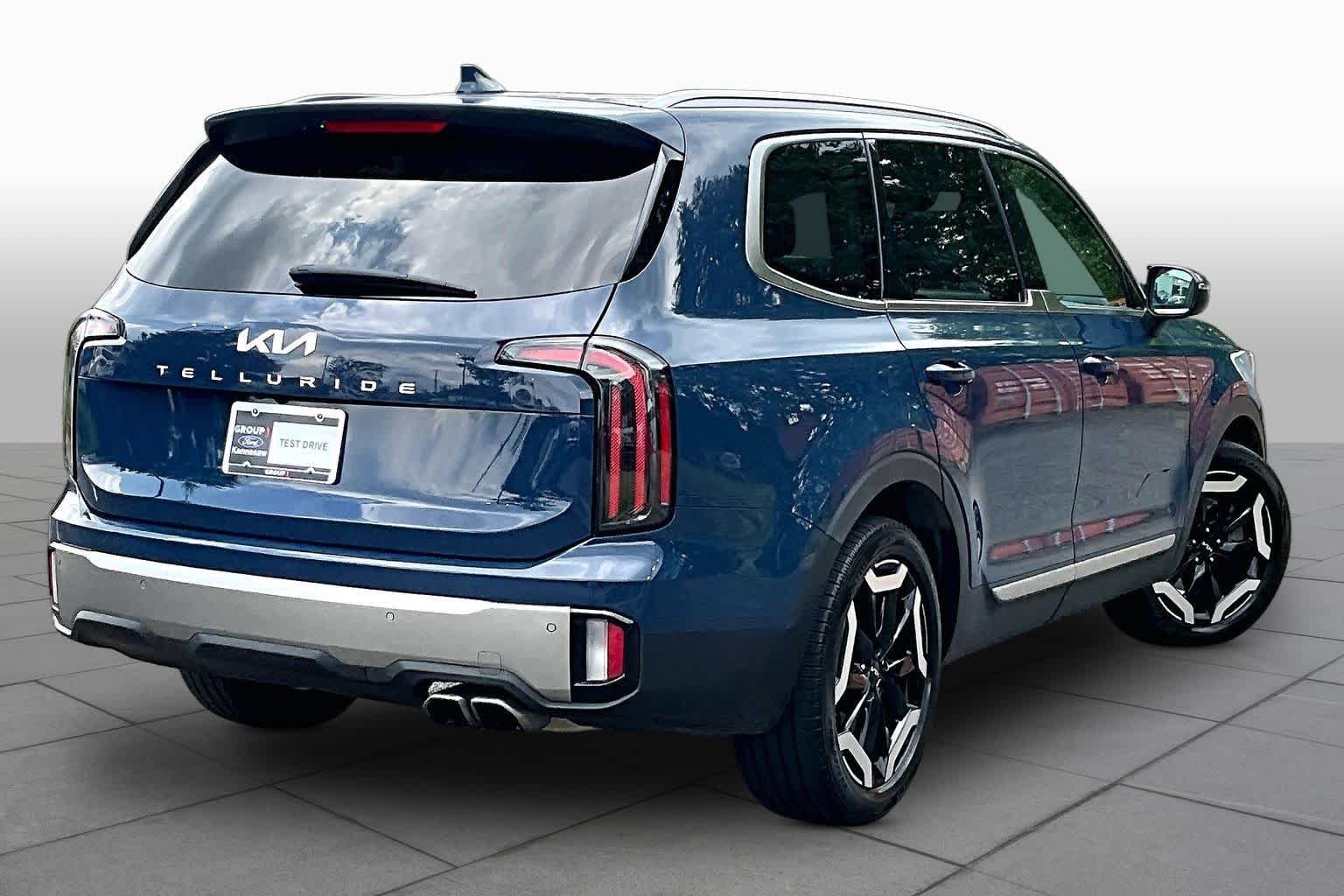 Used 2023 Midnight Lake Blue Kia EX image 13