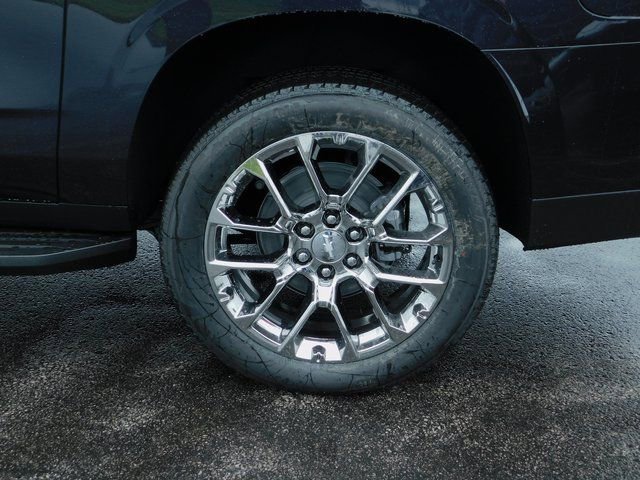 2026 Chevrolet Suburban LS - Photo 11