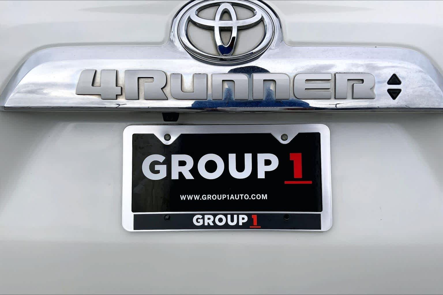 Used 2018 Blizzard Pearl Toyota Limited image 30