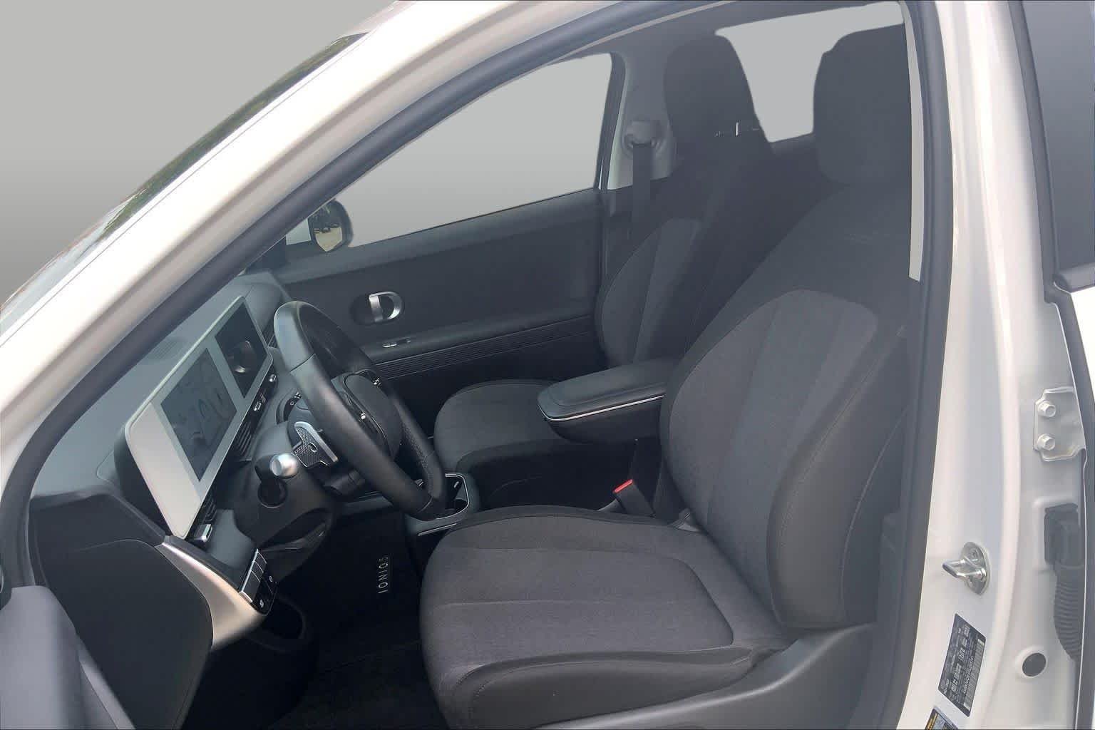 Used 2024 Atlas White Hyundai SEL image 7