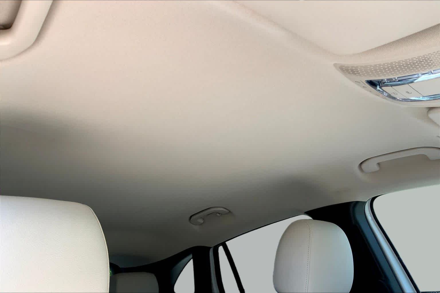 Used 2022 Polar White Mercedes-Benz GLA 250 image 14