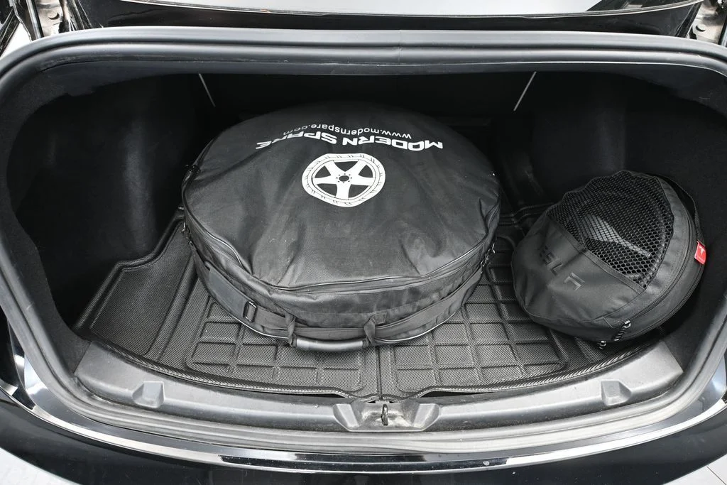 Used 2018 Black Tesla Long Range image 37