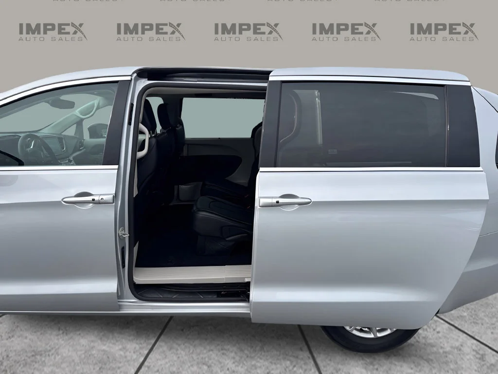 Used 2024 Silver Chrysler Touring L image 30