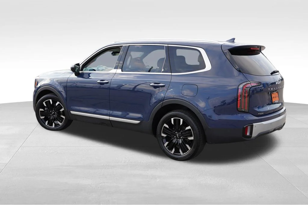 Certified Used 2024 Midnight Lake Blue Kia SX image 8
