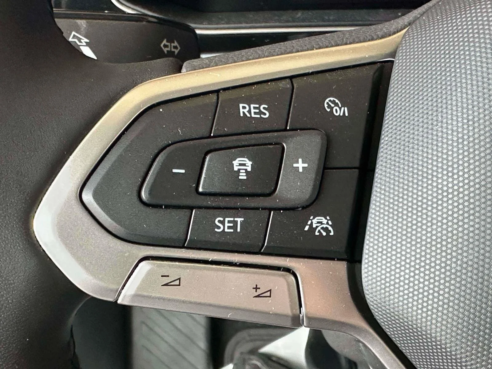 2025 Volkswagen Jetta SE - Photo 19