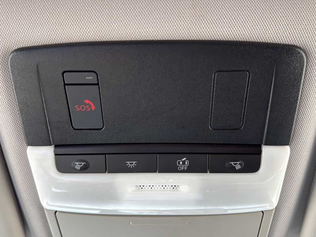 Used 2024 Black Mitsubishi SE image 17