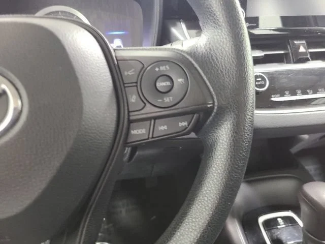 Used 2022 Celestite Toyota LE image 22
