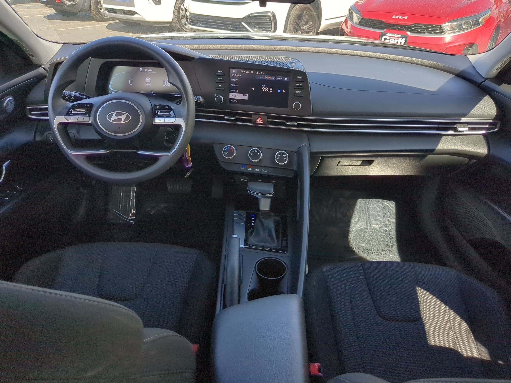2024 Hyundai Elantra SE - Photo 26