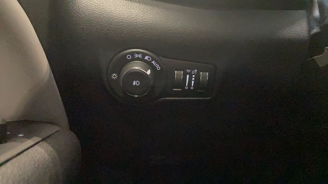 Used 2022 Granite Crystal Metallic Clearcoat Jeep Limited image 19