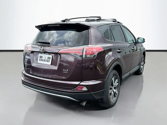 Used 2017 Black Toyota XLE image 7