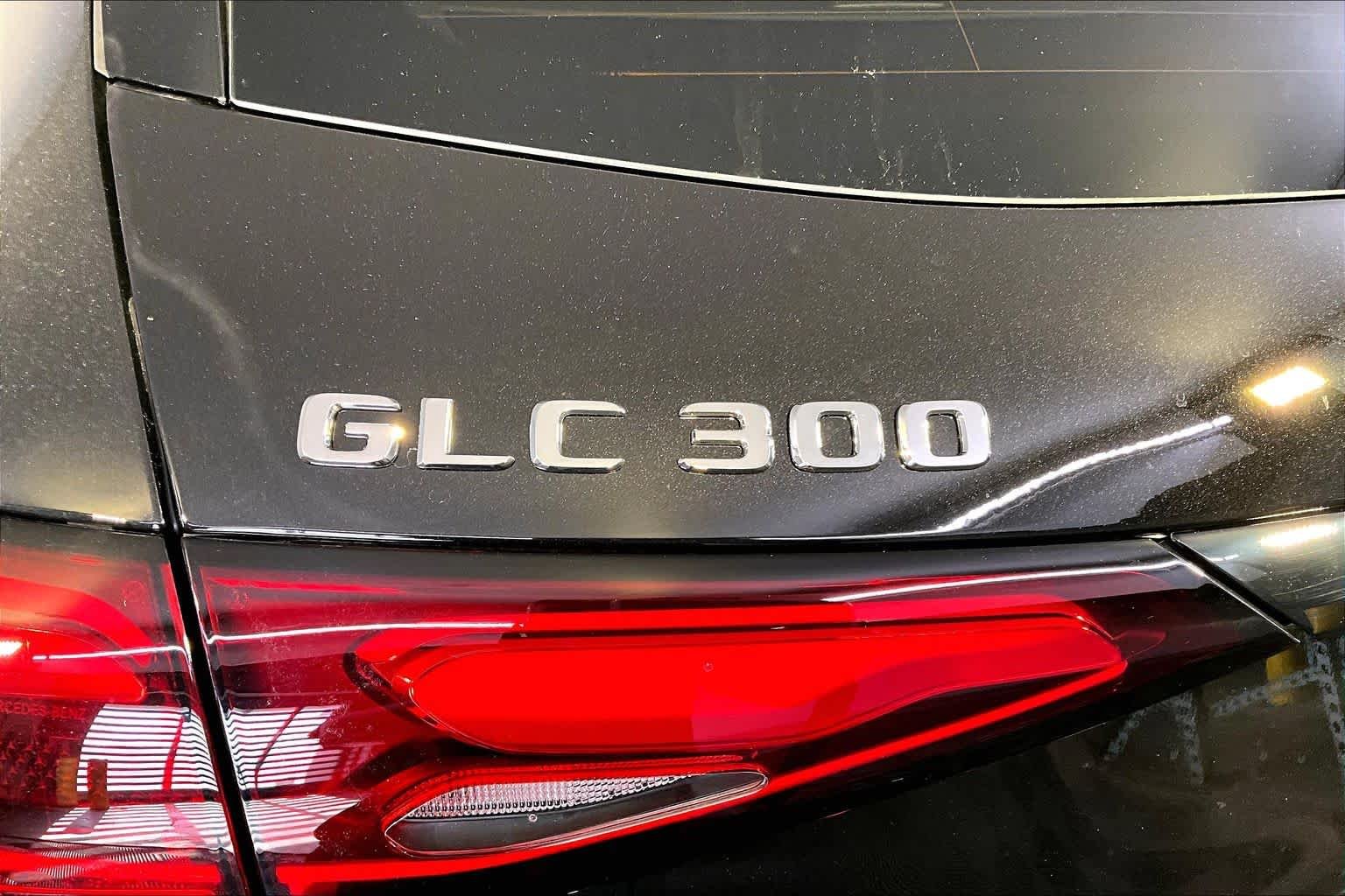 New 2026 Obsidian Black Metallic Mercedes-Benz GLC 300 image 6