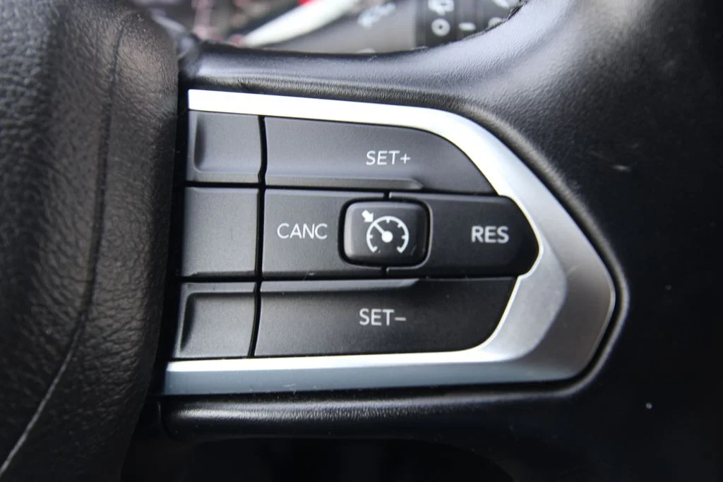 Used 2022 Blue Jeep Latitude Lux image 22