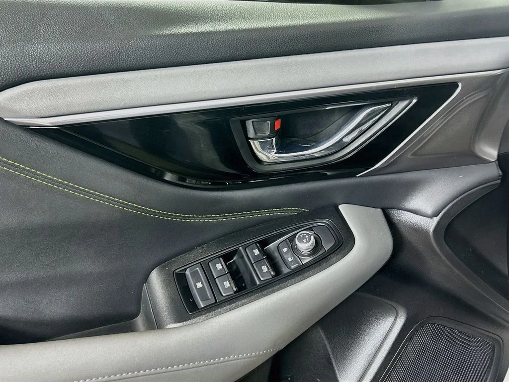 Used 2023 Ice Silver Metallic Subaru Onyx Edition image 19