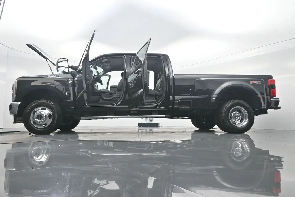 New 2026 Agate Black Metallic Ford F-350® Lariat® image 48