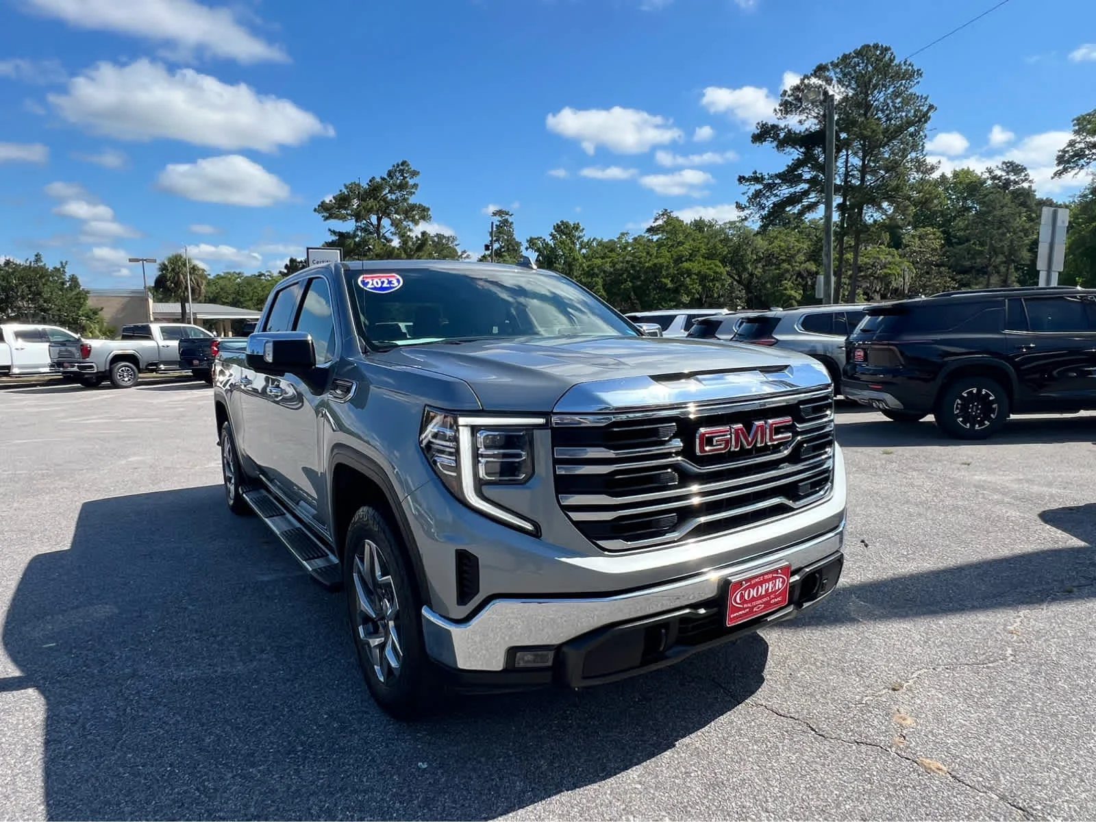 Used 2023 Sterling Metallic GMC SLT image 2