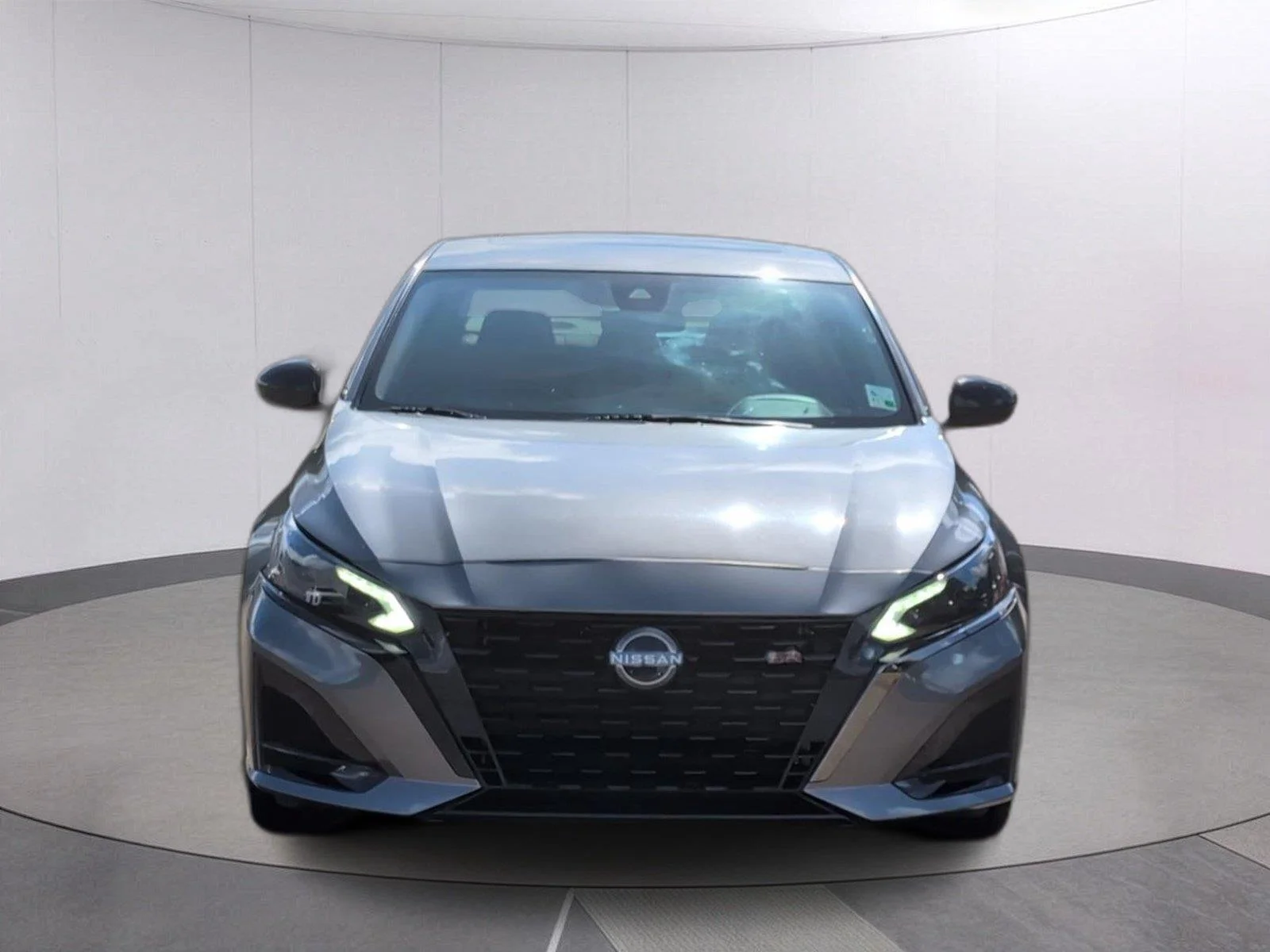 Used 2024 Gun Metallic Nissan 2.5 SR image 9