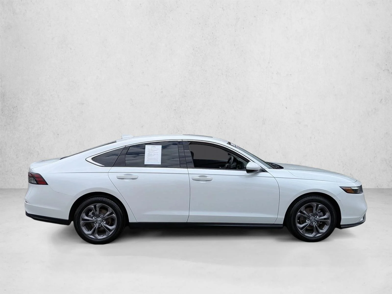 Used 2024 Platinum White Pearl Honda EX image 4