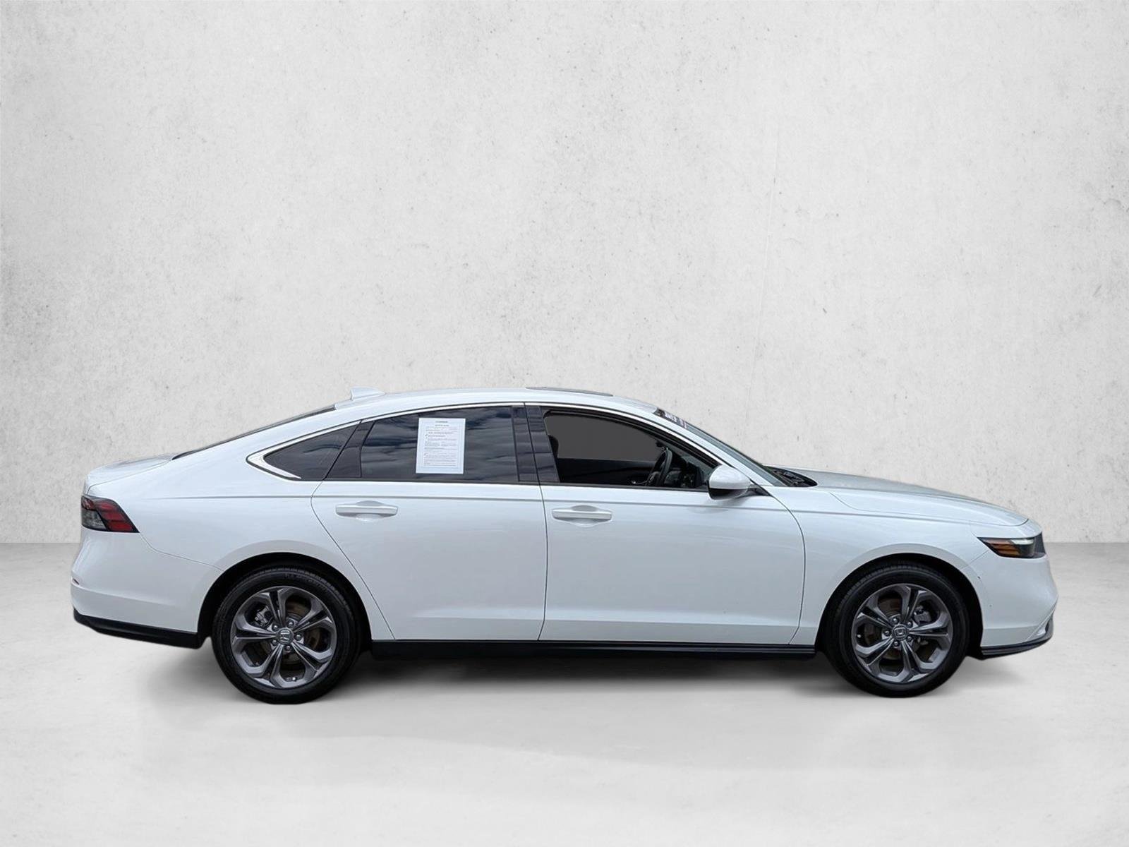 Used 2024 Platinum White Pearl Honda EX image 4