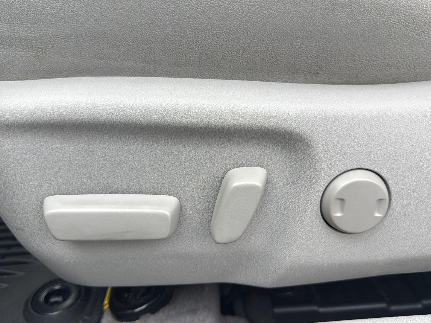 Used 2017 Predawn Gray Mica Toyota XLE image 9