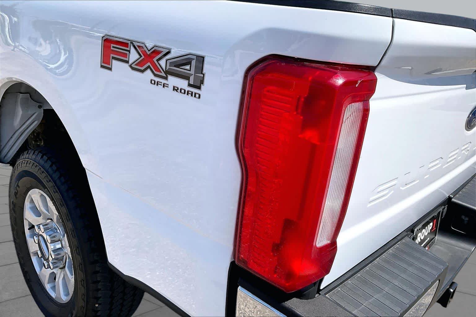 Used 2024 Oxford White Ford XLT image 27
