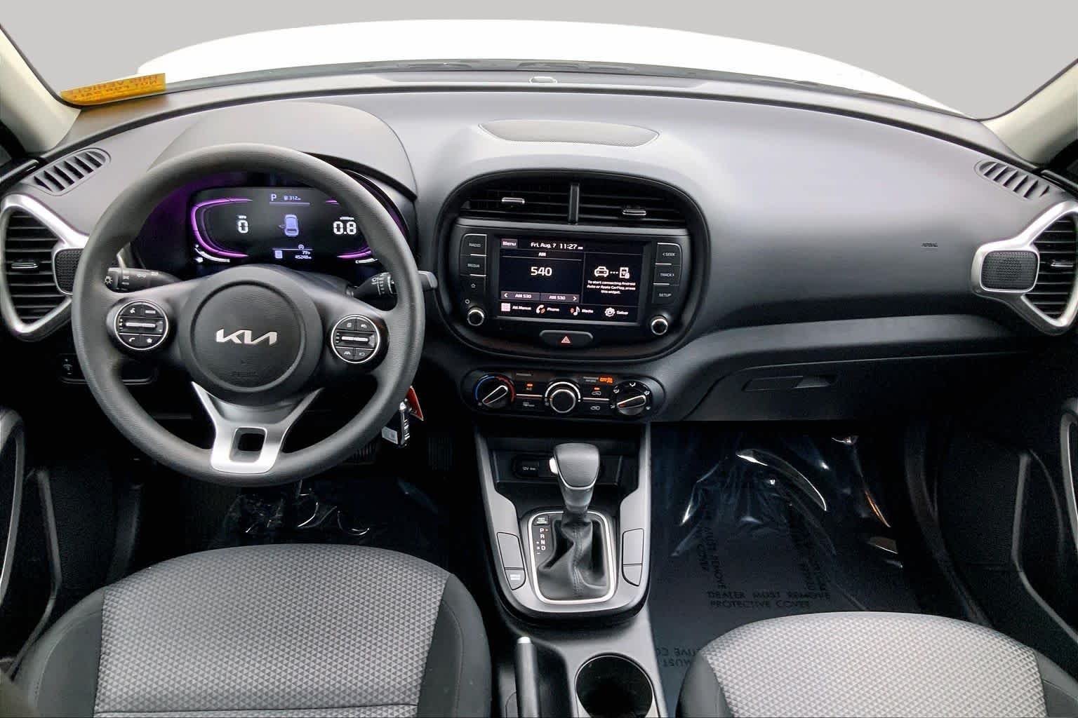 Used 2025 Snow White Pearl Kia LX image 14