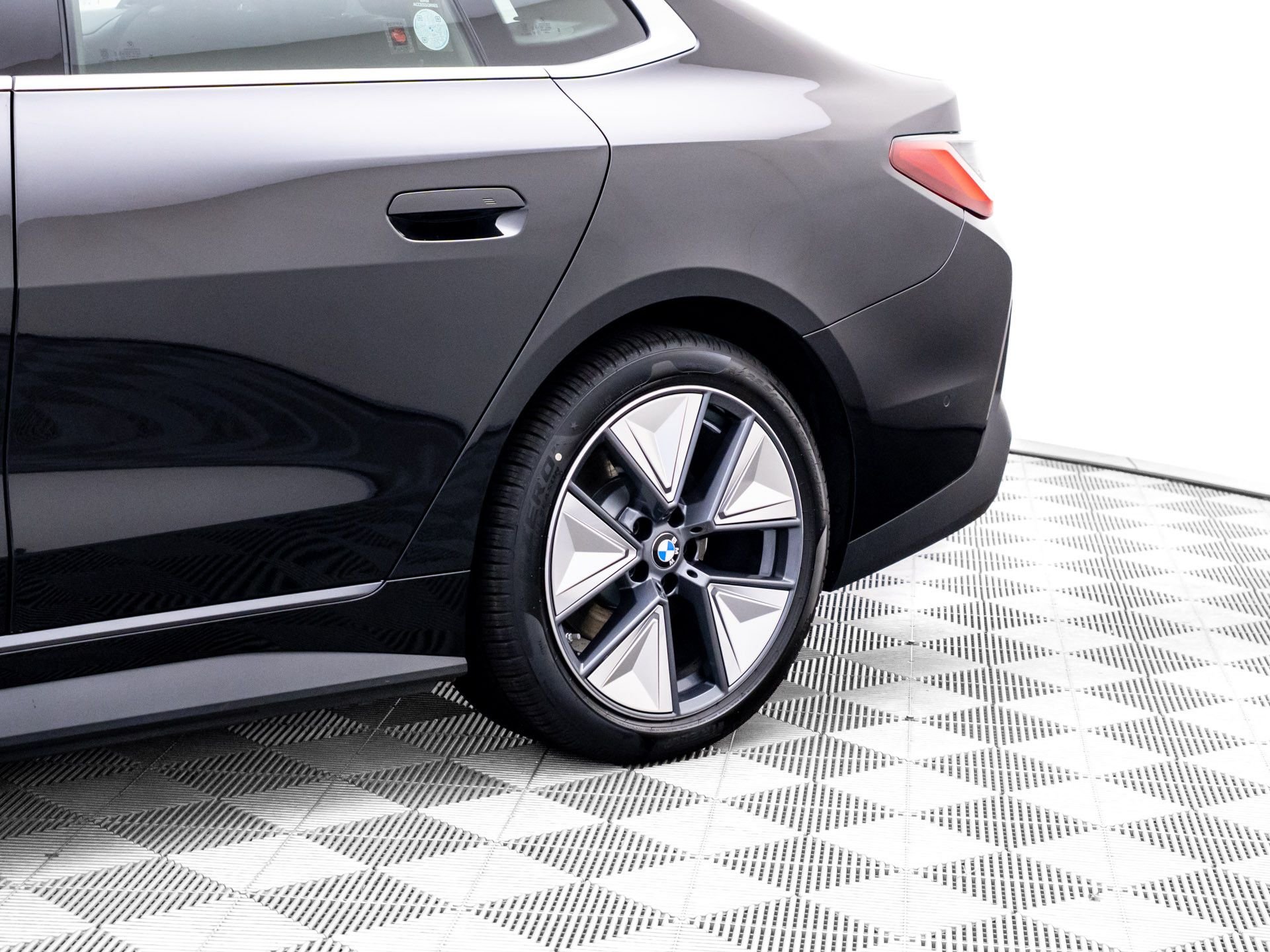 New 2026 Black Sapphire Metallic BMW xDrive40 image 35