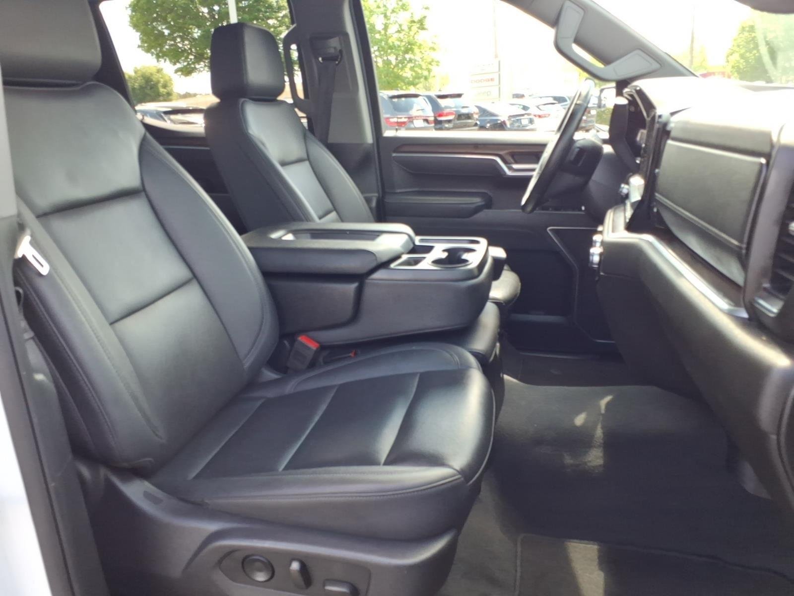 Used 2025 Summit White GMC SLT image 19