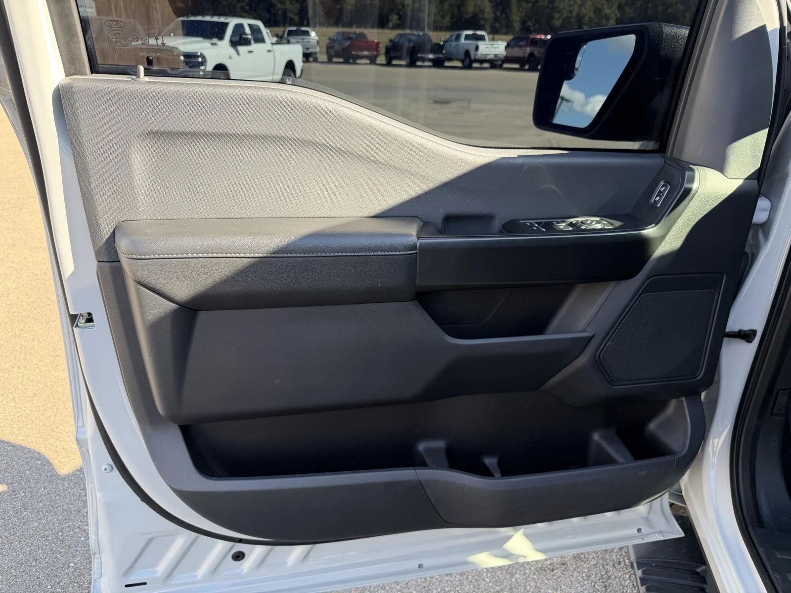 Used 2023 Avalanche Gray Ford XL image 15