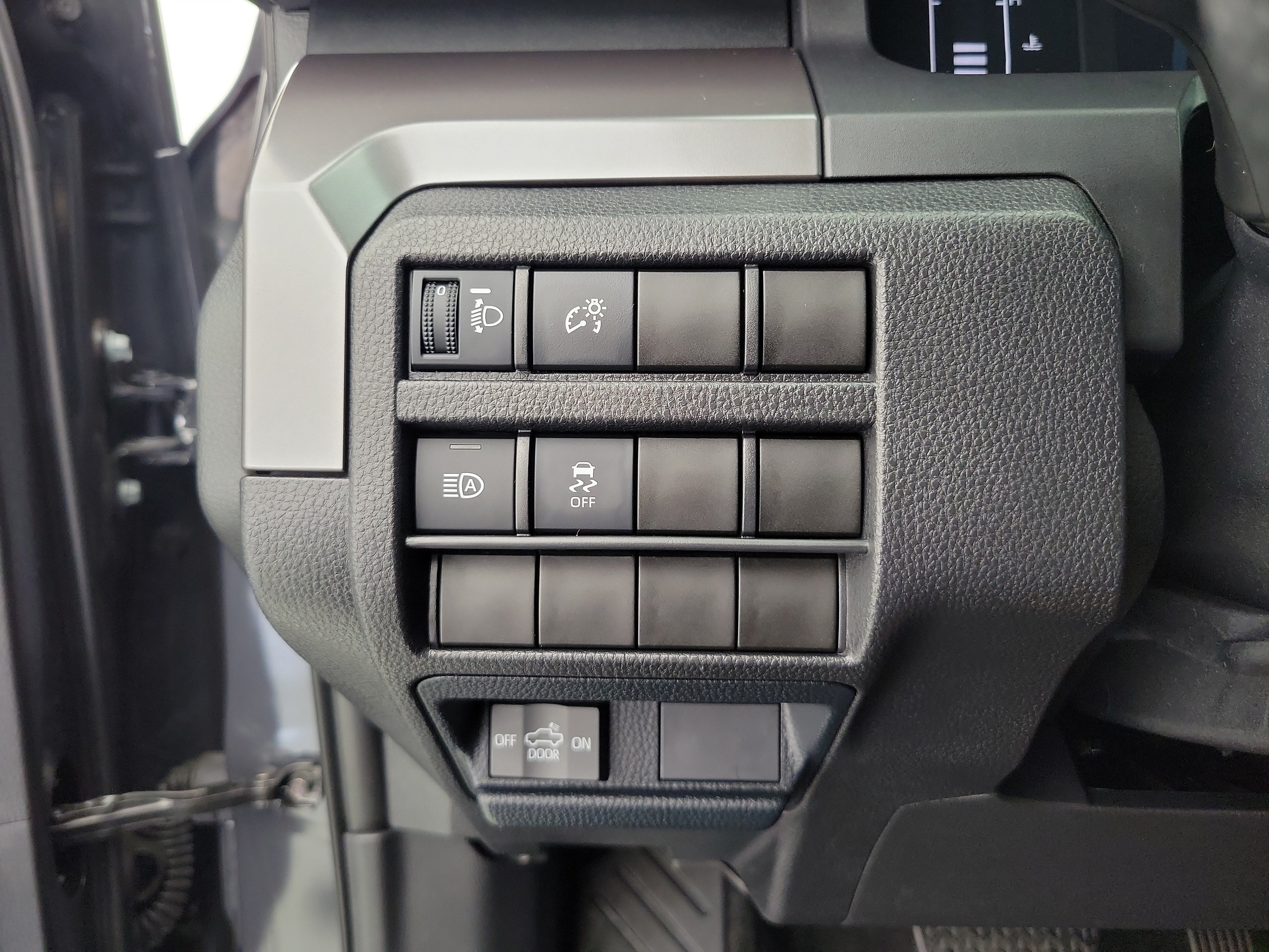 Used 2025 Underground Toyota SR5 image 31