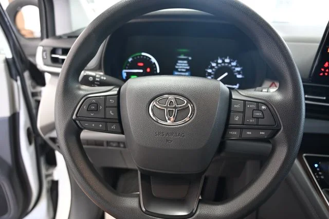 Used 2023 White Toyota LE image 24