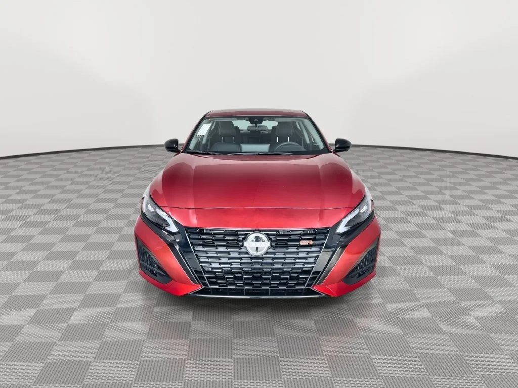 New 2026 Scarlet Ember Tintcoat Nissan SR image 3
