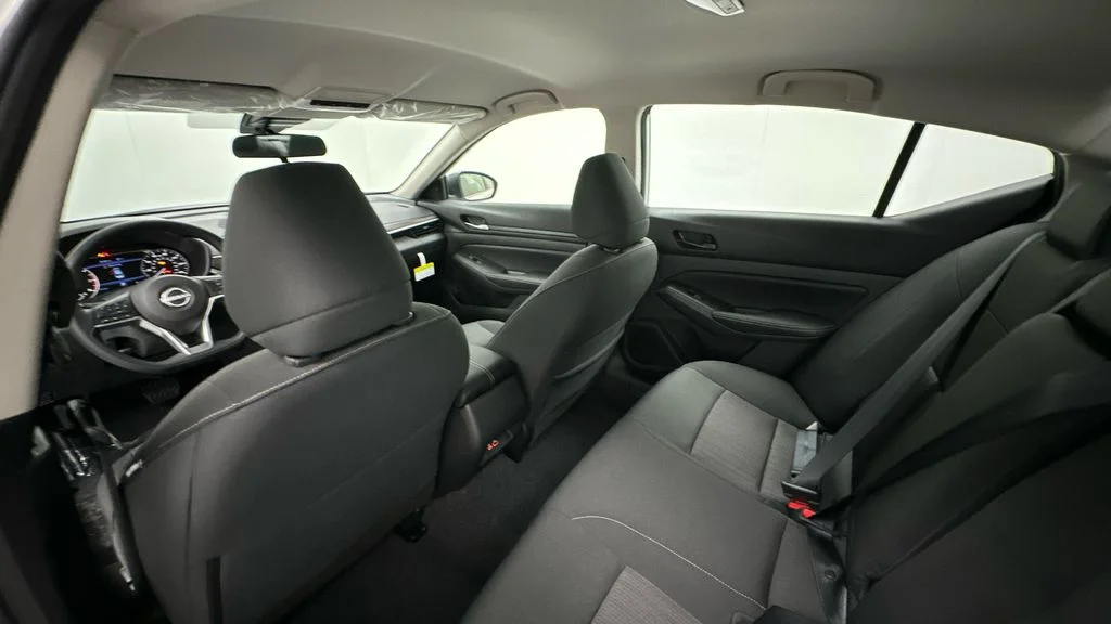 Used 2024 White Nissan 2.5 SV image 17