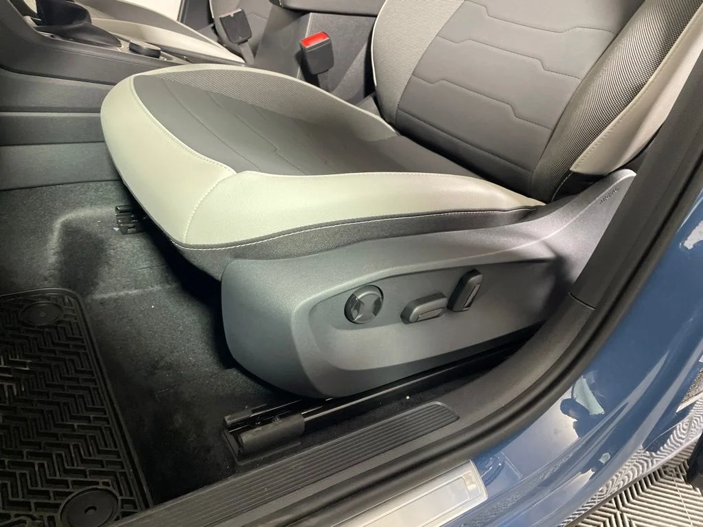 New 2026 Blue Volkswagen 1.5T SE image 11