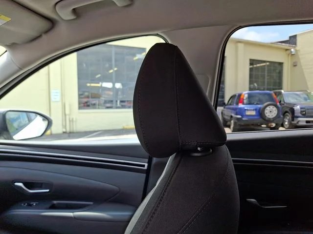 Used 2023 White Hyundai SEL image 17