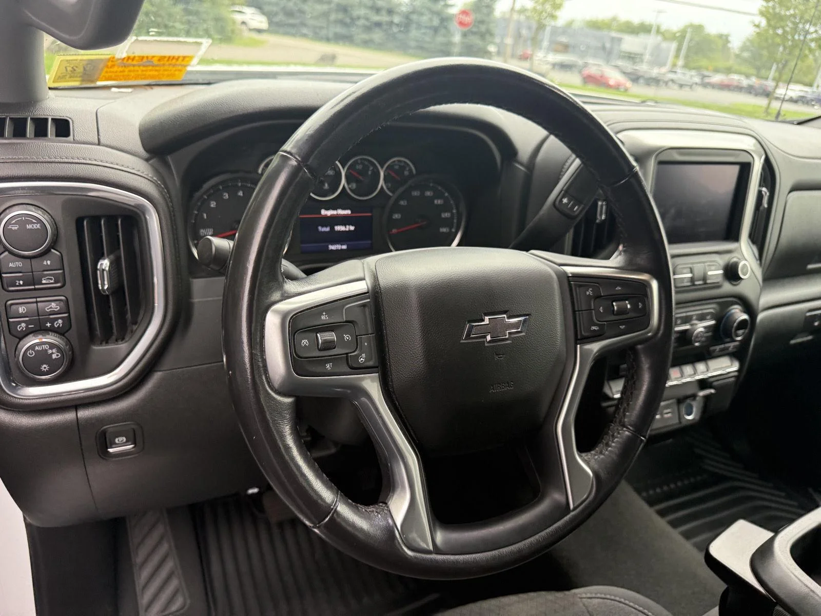 Used 2022 SUMMIT WHITE Chevrolet RST image 9