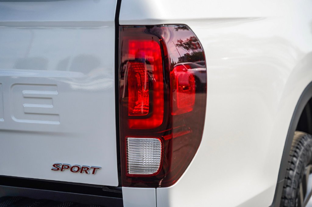 2025 Honda Ridgeline Sport - Photo 10